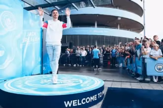 جاك جريليش لاعب أستون فيلا - جريليش تعرف على لاعبيك
