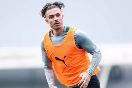 جاك جريليش لاعب أستون فيلا - جريليش تعرف على لاعبيك