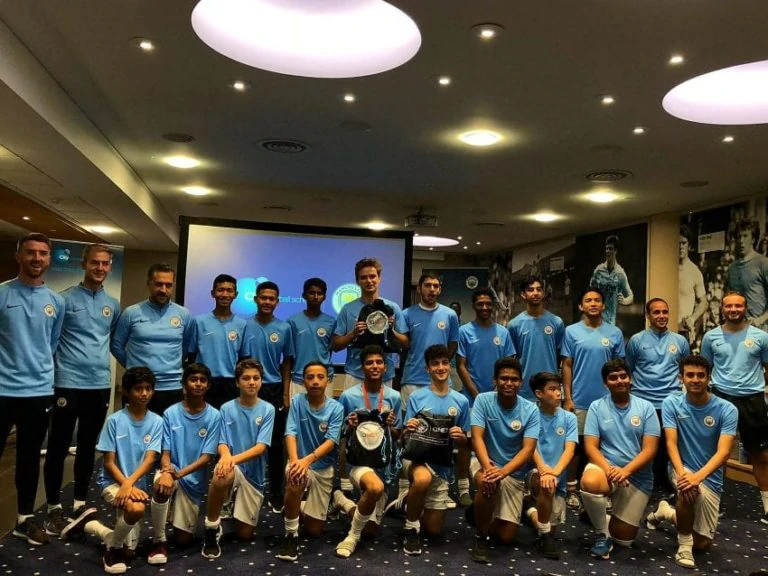 كيف تعمل شراكة كرة القدم بين QNET وMan City على تمكين المواهب الشابة من جميع أنحاء العالم 3 Man City