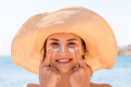 Skincare “chaleur + clim” en MENA : routine simple matin/soir + erreurs fréquentes