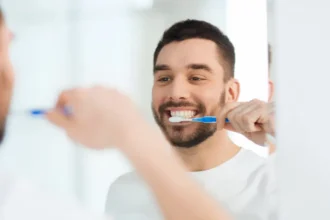 روتين نظافة الفم أثناء الصيام والعمل والسفر