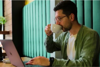 كيف تحافظ على صحتك واستمراريتك عندما يبدو كل يوم عمل مختلفًا