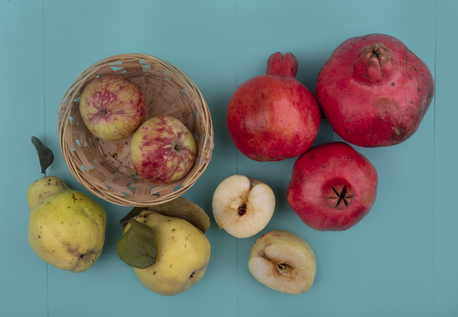 Fruits frais d'apparence imparfaite. Ne contribuez pas au gaspillage alimentaire en les jetant à cause de leur aspect.